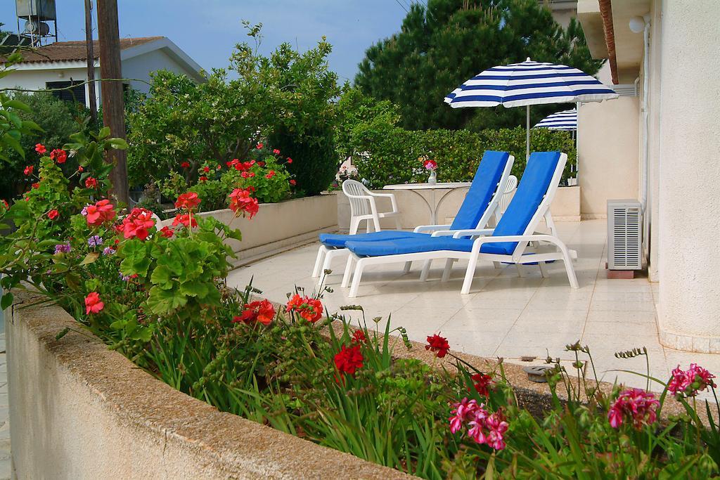 Sunbay Apartments Pýla Extérieur photo